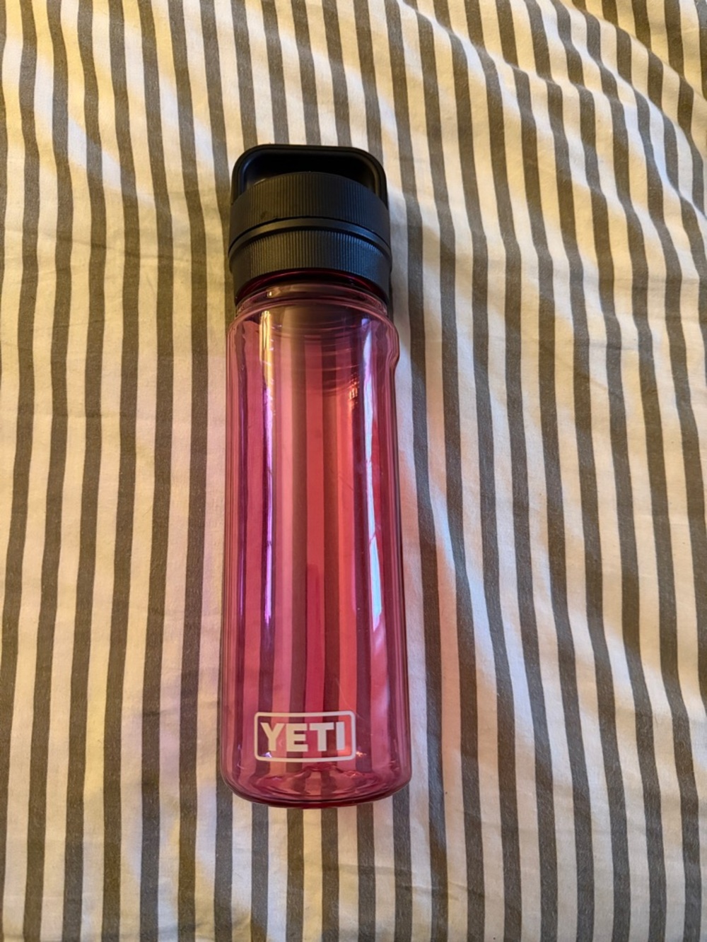 Yeti water bottle 25oz